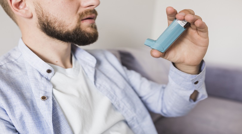 Falta de adesão ou excesso de remédio prejudica controle da asma